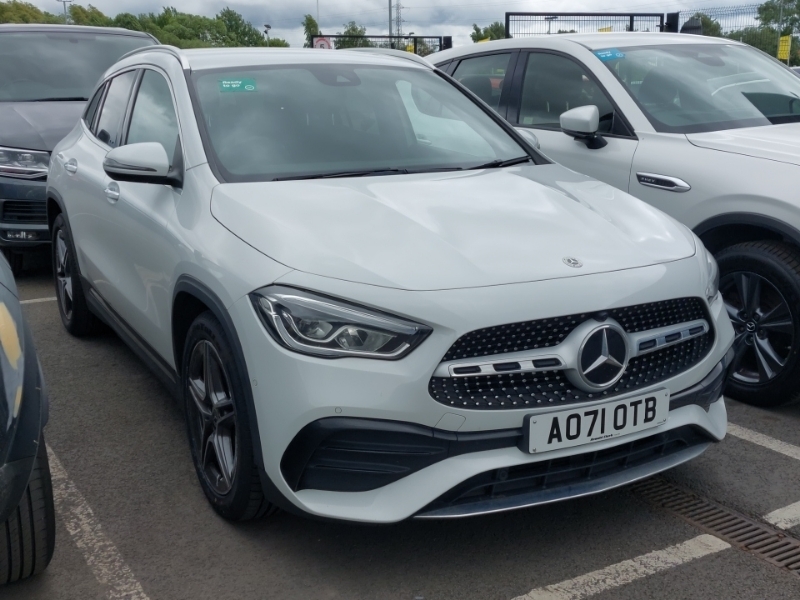 Mercedes-Benz GLA Class Gla 180 Amg Line Premium White
