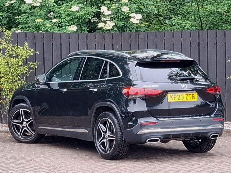 Mercedes-Benz GLA Class Gla 200 Amg Line Premium Black #2
