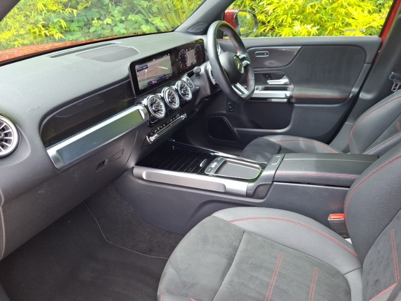Mercedes-Benz GLB Class Glb 200 Amg Line Premium 7G-tronic Red #5