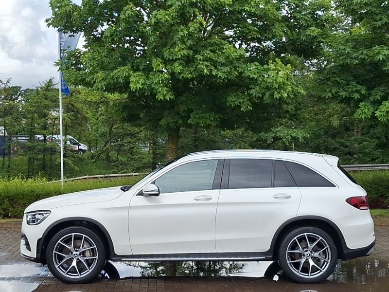 Mercedes-Benz GLC Class Glc 220D 4Matic Amg Line Premium Pls 9G-tronic SR22HJE White #4