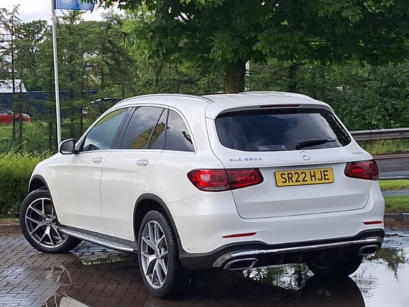 Mercedes-Benz GLC Class Glc 220D 4Matic Amg Line Premium Pls 9G-tronic SR22HJE White #2