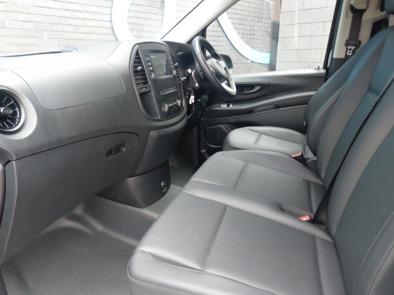 Mercedes-Benz Vito 114 Cdi Pro 9-Seater 9G-tronic Black #5