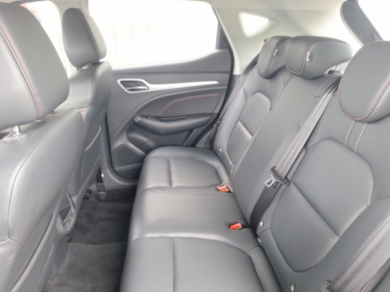 MG ZS 1.5 Vti-tech Exclusive Black #6