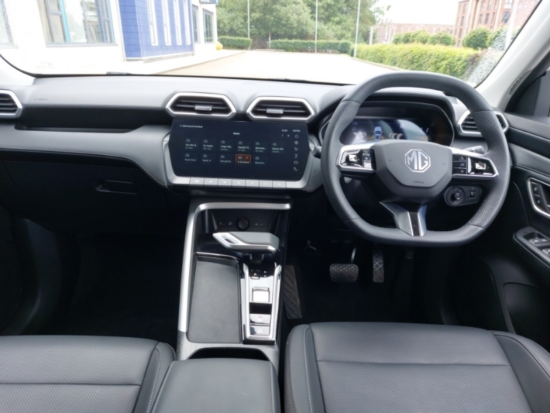 MG ZS 1.5 Hybrid Trophy White #3