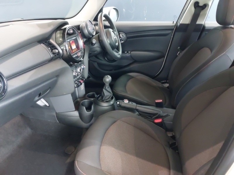 Mini Hatch 1.5 One Classic II Comfortnav Pack GF20UOT White #5