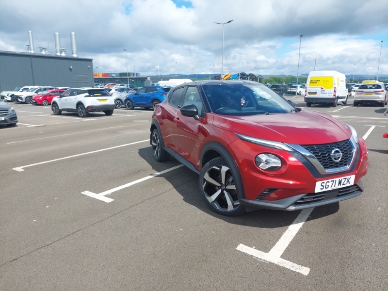 Nissan Juke 1.0 Dig-t 114 Tekna Red