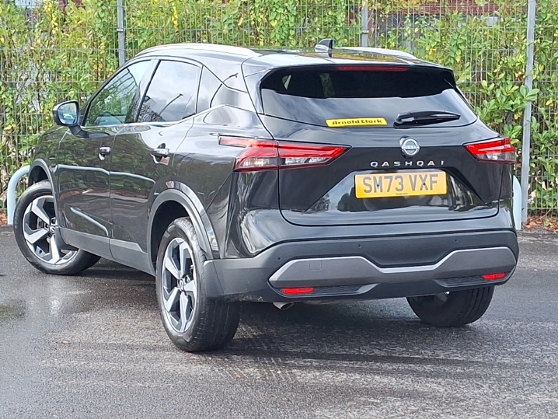 Nissan Qashqai 1.3 Dig-t Mh N-connecta SM73VXF Black #2