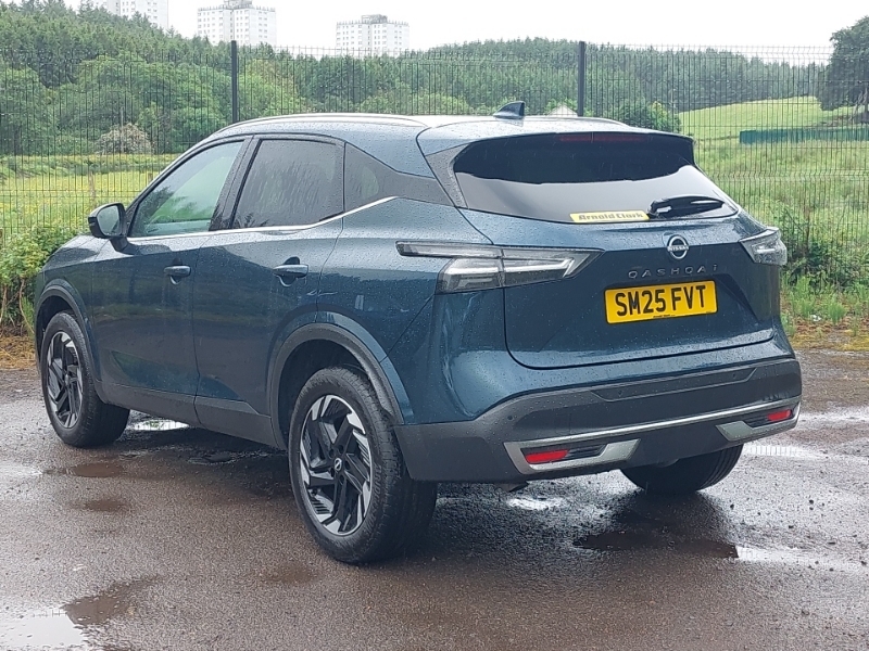 Nissan Qashqai 1.3 Dig-t Mh N-connecta SM25FVT Green #2