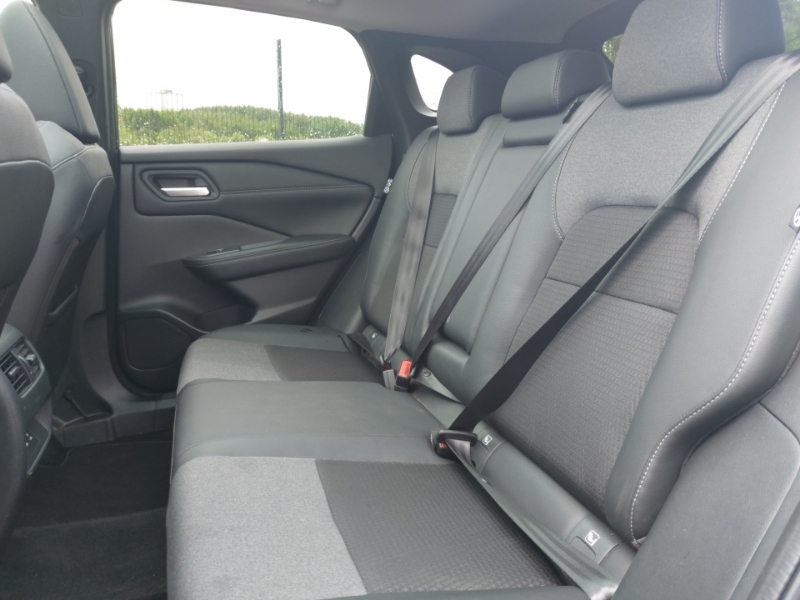 Nissan Qashqai 1.3 Dig-t Mh N-connecta SM25FVT Green #6