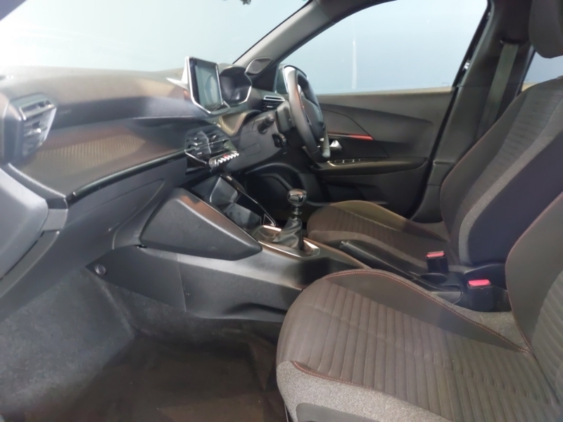 Peugeot 2008 1.2 Puretech Active Premium Black #3