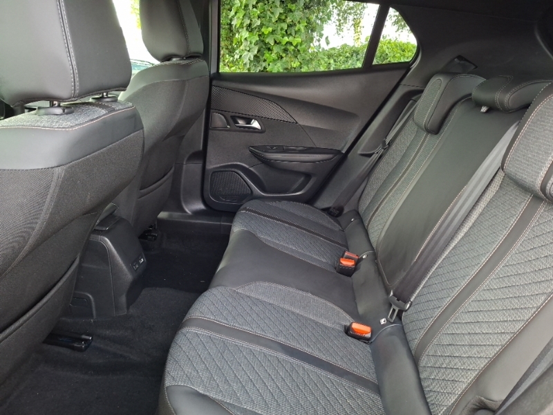 Peugeot e-2008 100Kw Allure 50Kwh Grey #6