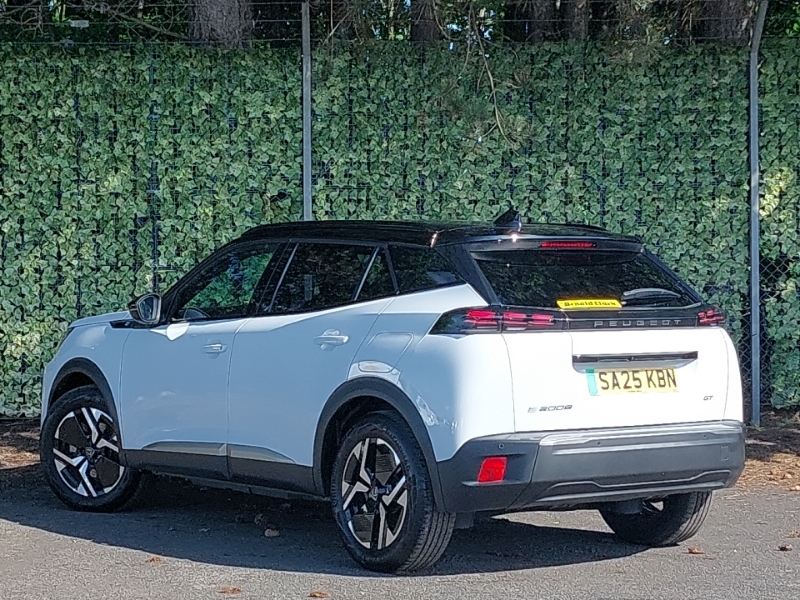 Peugeot e-2008 115Kw Gt 54Kwh White #2