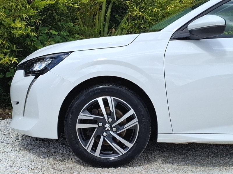 Peugeot 208 1.2 Puretech Allure Premium Hatchback M Black #19