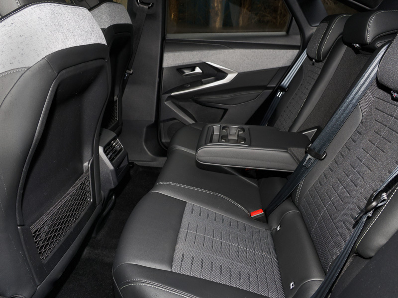 Peugeot 3008 1.2 Hybrid 145 Gt E-dsc6 SB26NPP Black #6