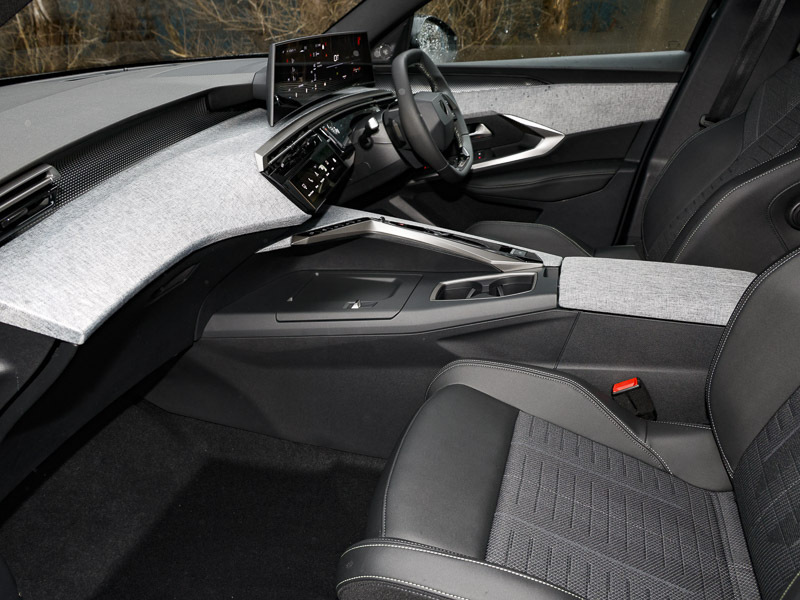 Peugeot 3008 1.2 Hybrid 145 Gt E-dsc6 SB26NPP Black #5