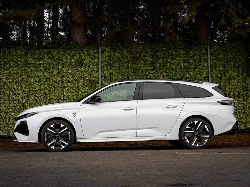Peugeot 308 1.2 Hybrid 145 Gt E-dsc6 White #4