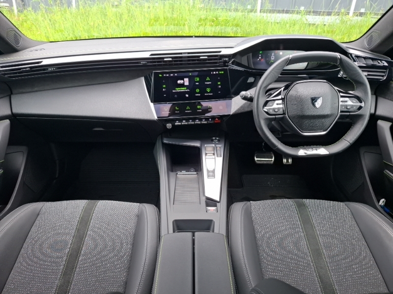 Peugeot 408 1.2 Hybrid 136 Gt E-dsc6 Red #3