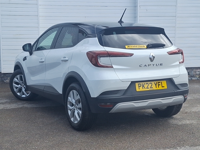 Renault Captur 1.0 Tce 90 Iconic Edition White #2