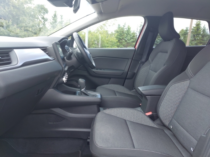 Renault Captur 1.3 Tce 140 Iconic Edc Red #5