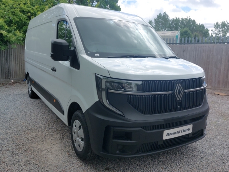 Renault Master Lm35 Blue Dci 150 Advance Medium Roof Van White