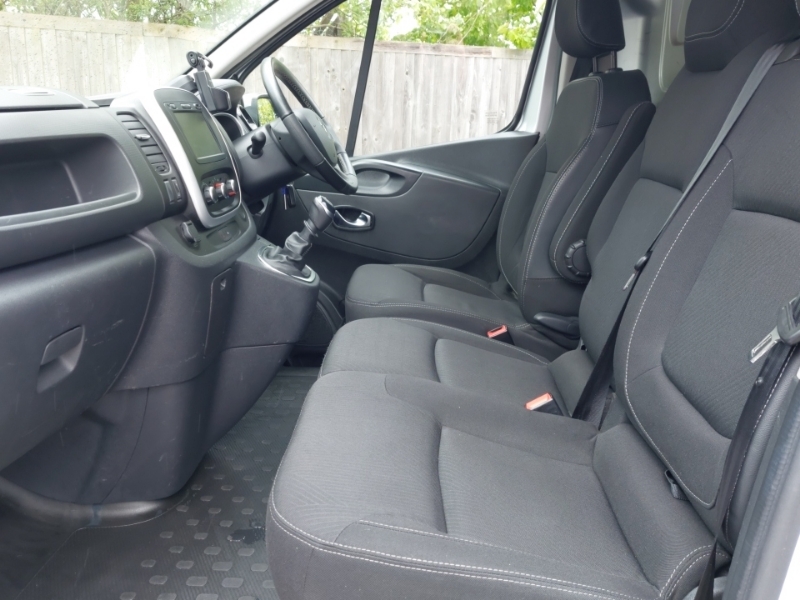 Renault Trafic Sl28 Energy Dci 145 Sport Nav Van Silver #5