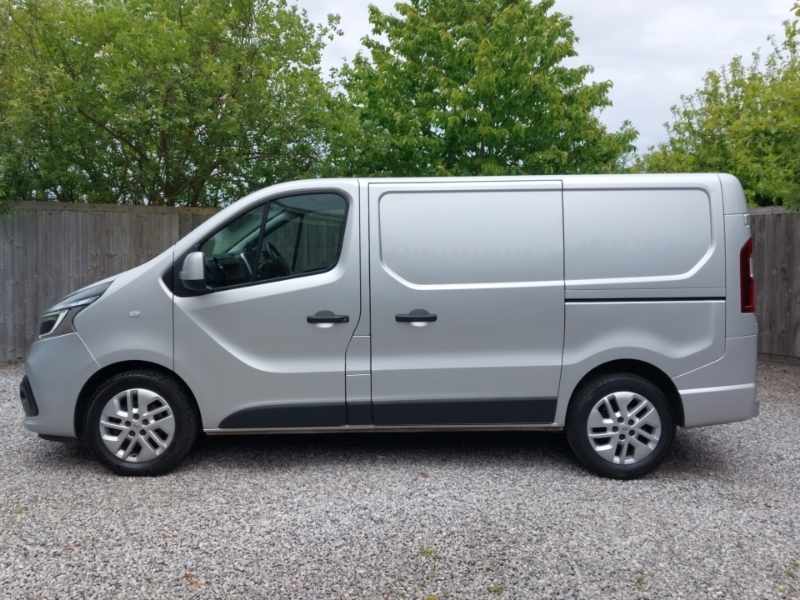 Renault Trafic Sl28 Energy Dci 145 Sport Nav Van Silver #4