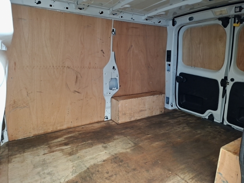 Renault Trafic Sl30 Blue Dci 130 Advance Safety Van White #6