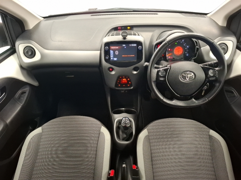 Toyota Aygo 1.0 Vvt-i X-trend SW19HJY White #3