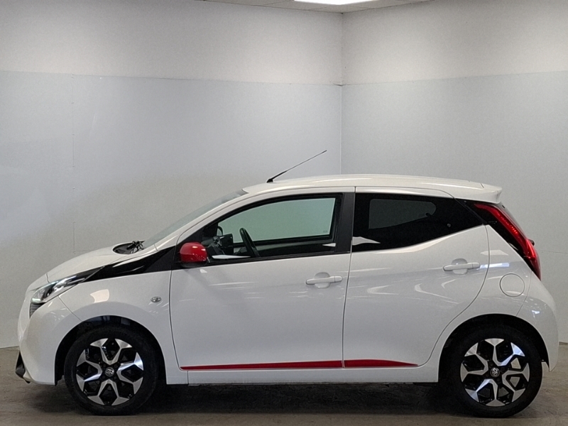 Toyota Aygo 1.0 Vvt-i X-trend SW19HJY White #4