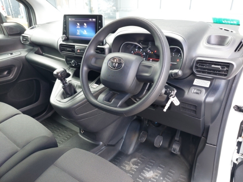 Toyota Proace City 1.5D 100 Active Van 6 Speed White #3