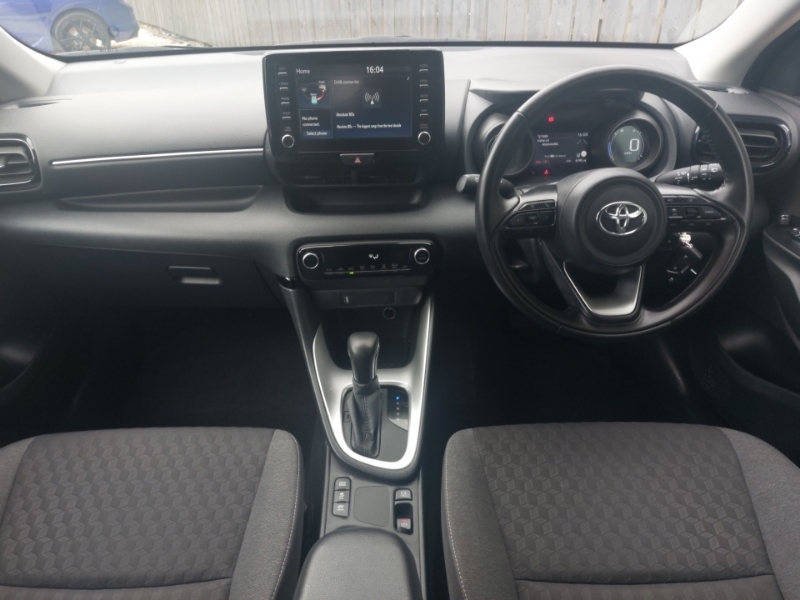Toyota Yaris 1.5 Hybrid Design Cvt Red #3