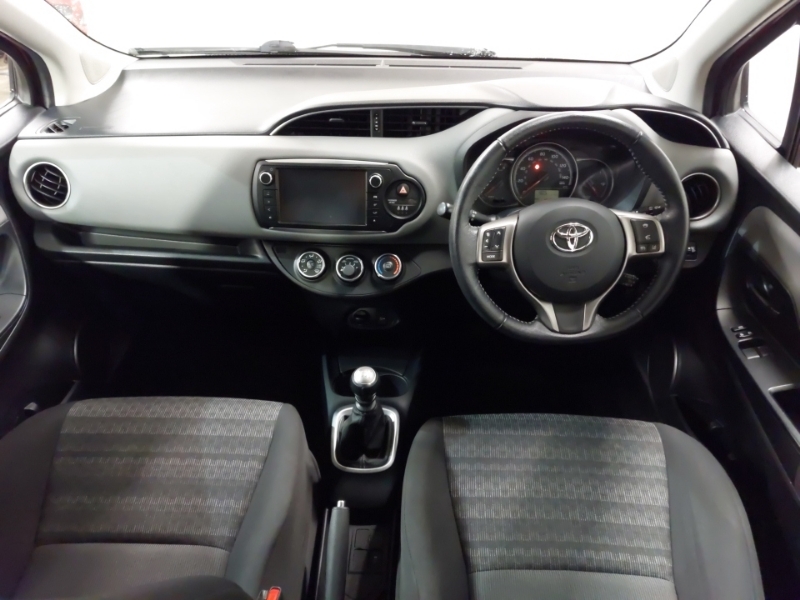 Toyota Yaris 1.33 Vvt-i Icon Tss SM66UWW Red #3