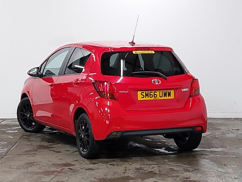 Toyota Yaris 1.33 Vvt-i Icon Tss SM66UWW Red #2