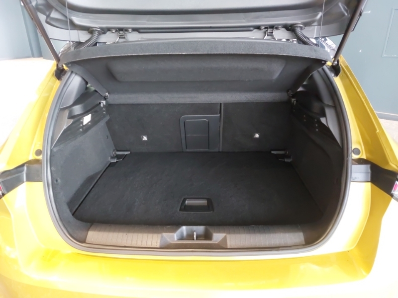 Vauxhall Astra 1.2 Turbo 145 Griffin Edition White #15