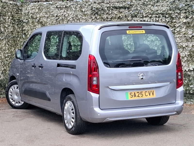 Vauxhall Combo-e Life 100Kw Design XL 52Kwh 7 Seat SA25CVV Grey #2