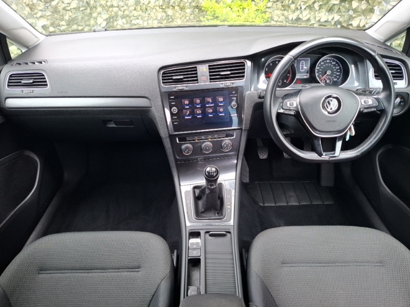 Volkswagen Golf 1.0 Tsi 110 Se Nav LL68MBV Black #3