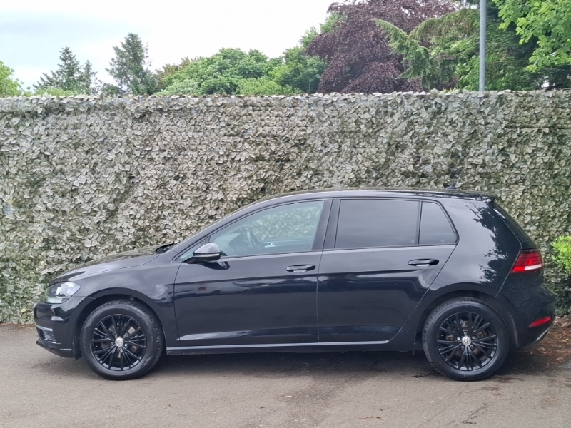 Volkswagen Golf 1.0 Tsi 110 Se Nav LL68MBV Black #4