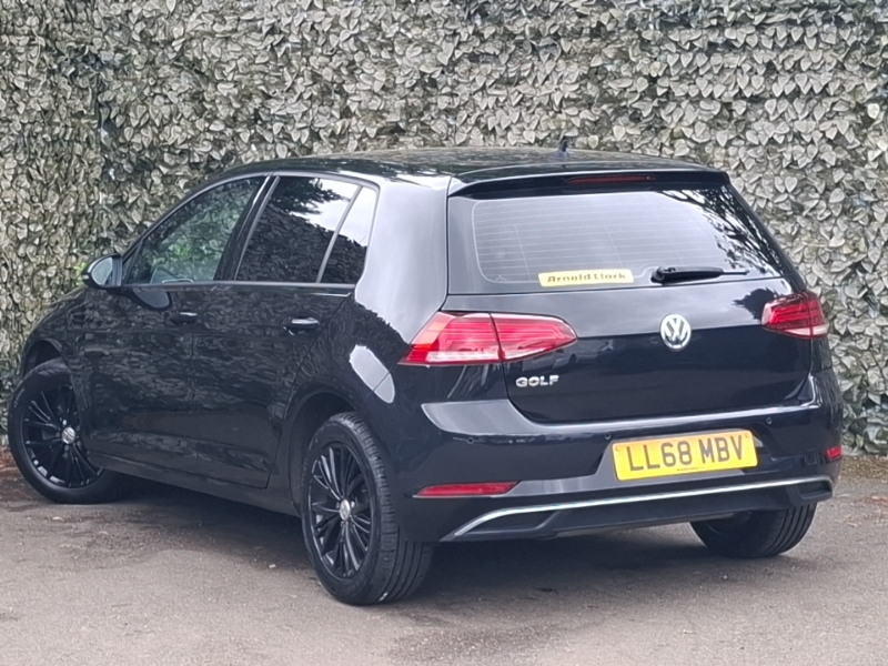 Volkswagen Golf 1.0 Tsi 110 Se Nav LL68MBV Black #2