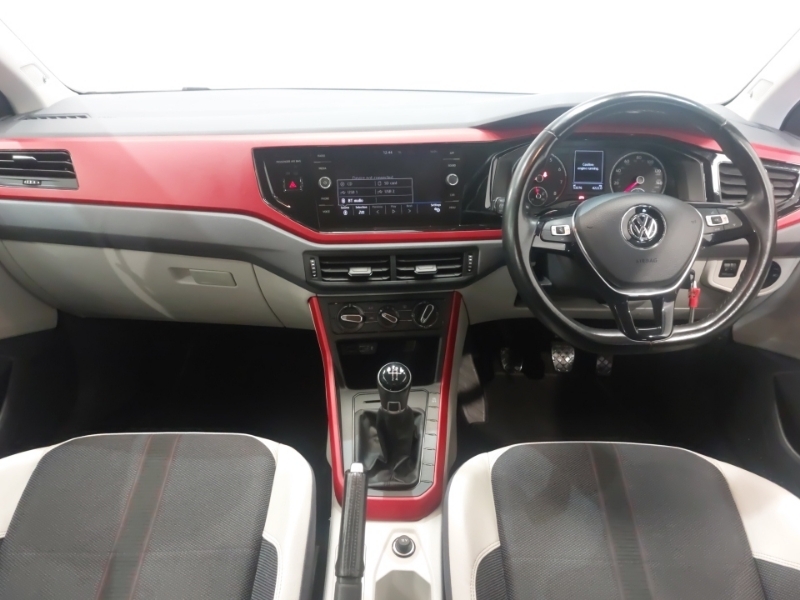Volkswagen Polo 1.0 Tsi 95 Beats SA70RYY Black #3