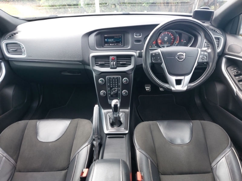 Volvo V40 T2 122 R Design White #3