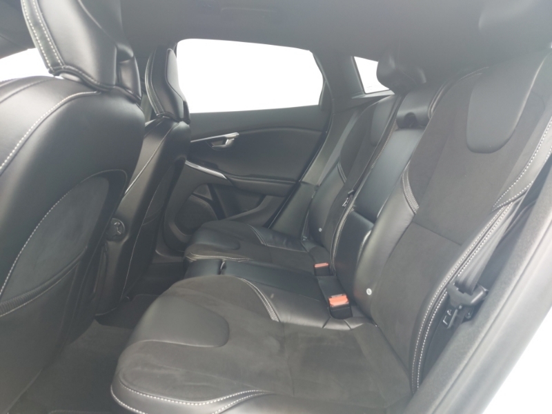 Volvo V40 T2 122 R Design White #6