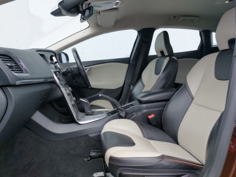Volvo V40 Cross Country T3 152 Cross Country Pro Geartronic Brown #5