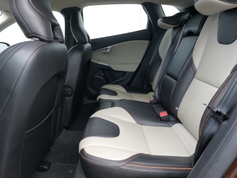 Volvo V40 Cross Country T3 152 Cross Country Pro Geartronic Brown #6