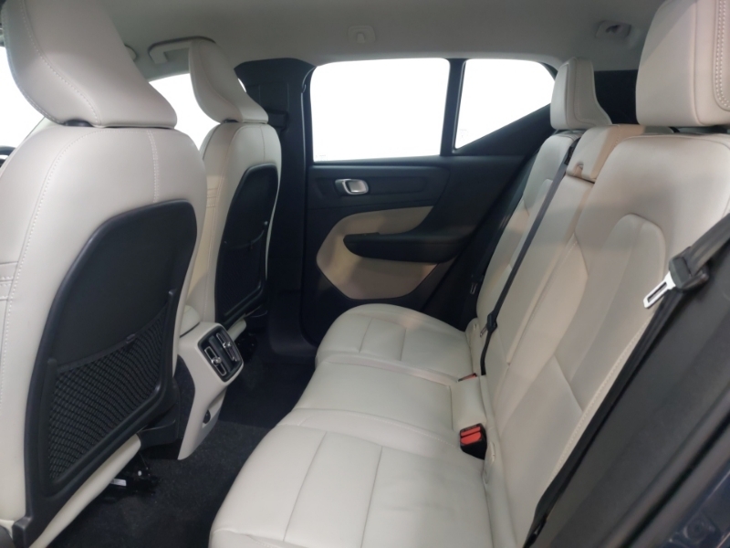Volvo XC40 1.5 T3 163 Inscription Pro Geartronic HN20HWY Blue #6