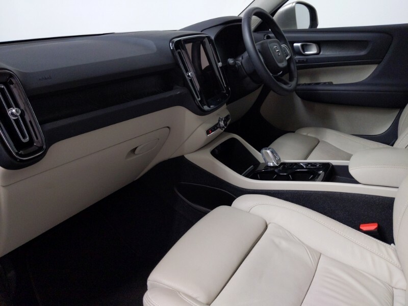 Volvo XC40 1.5 T5 Recharge Phev Ultimate Dark DS72TVT Gold #5