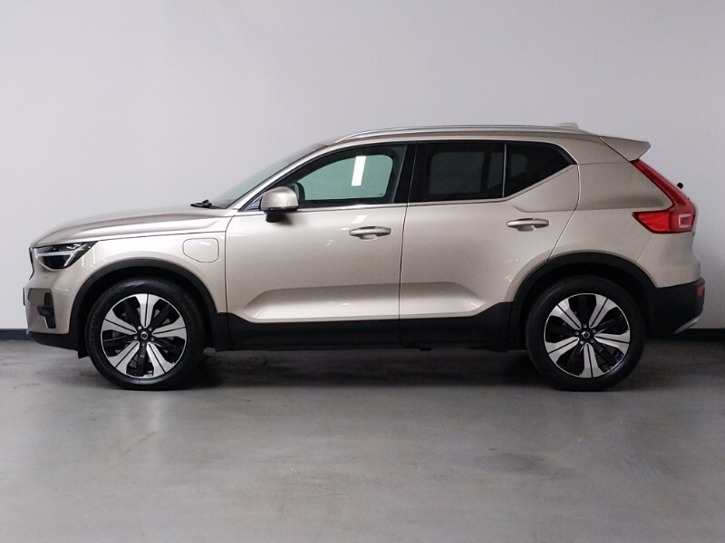 Volvo XC40 1.5 T5 Recharge Phev Ultimate Dark DS72TVT Gold #4