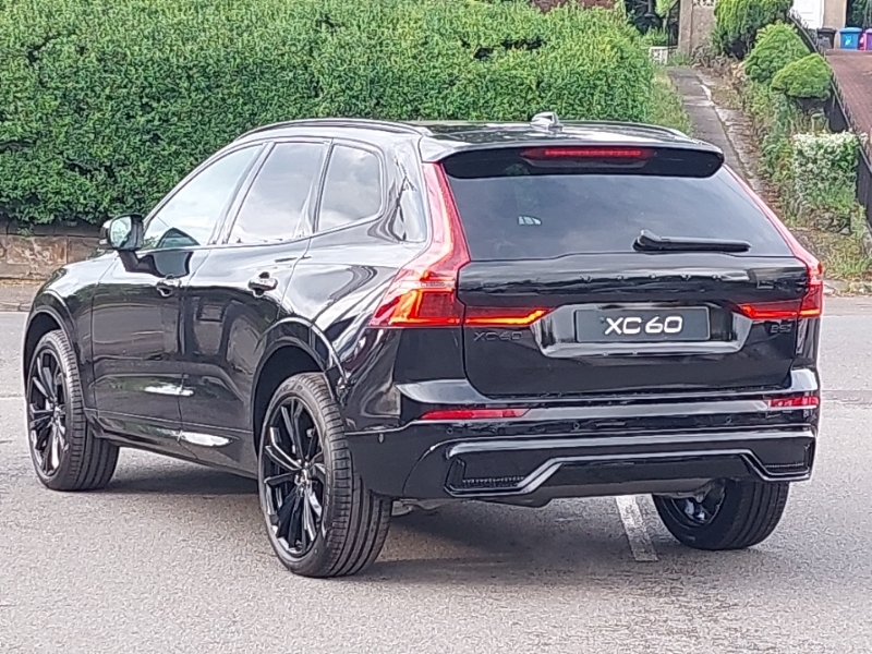 Volvo XC60 2.0 B5p Plus Black Edition Awd Geartronic SL26HVK Black #2