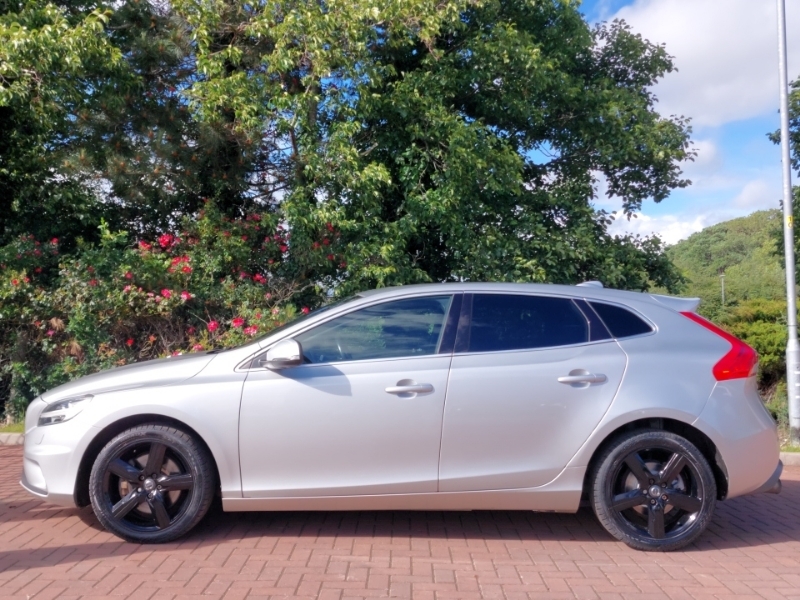 Volvo V40 D3 4 Cyl 150 R Design Nav Plus Geartronic Silver #4