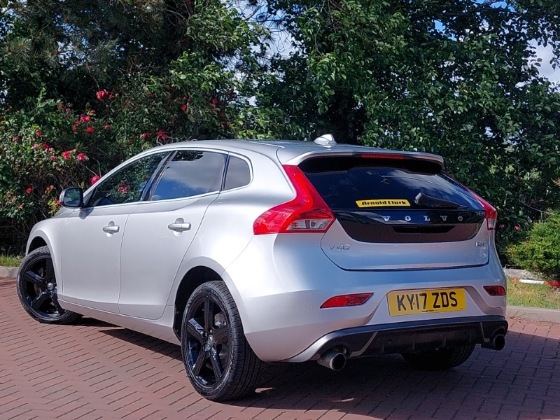 Volvo V40 D3 4 Cyl 150 R Design Nav Plus Geartronic Silver #2