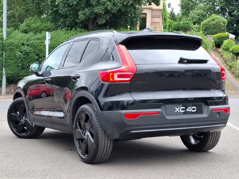 Volvo XC40 2.0 B3p Plus Black Edition Black #2